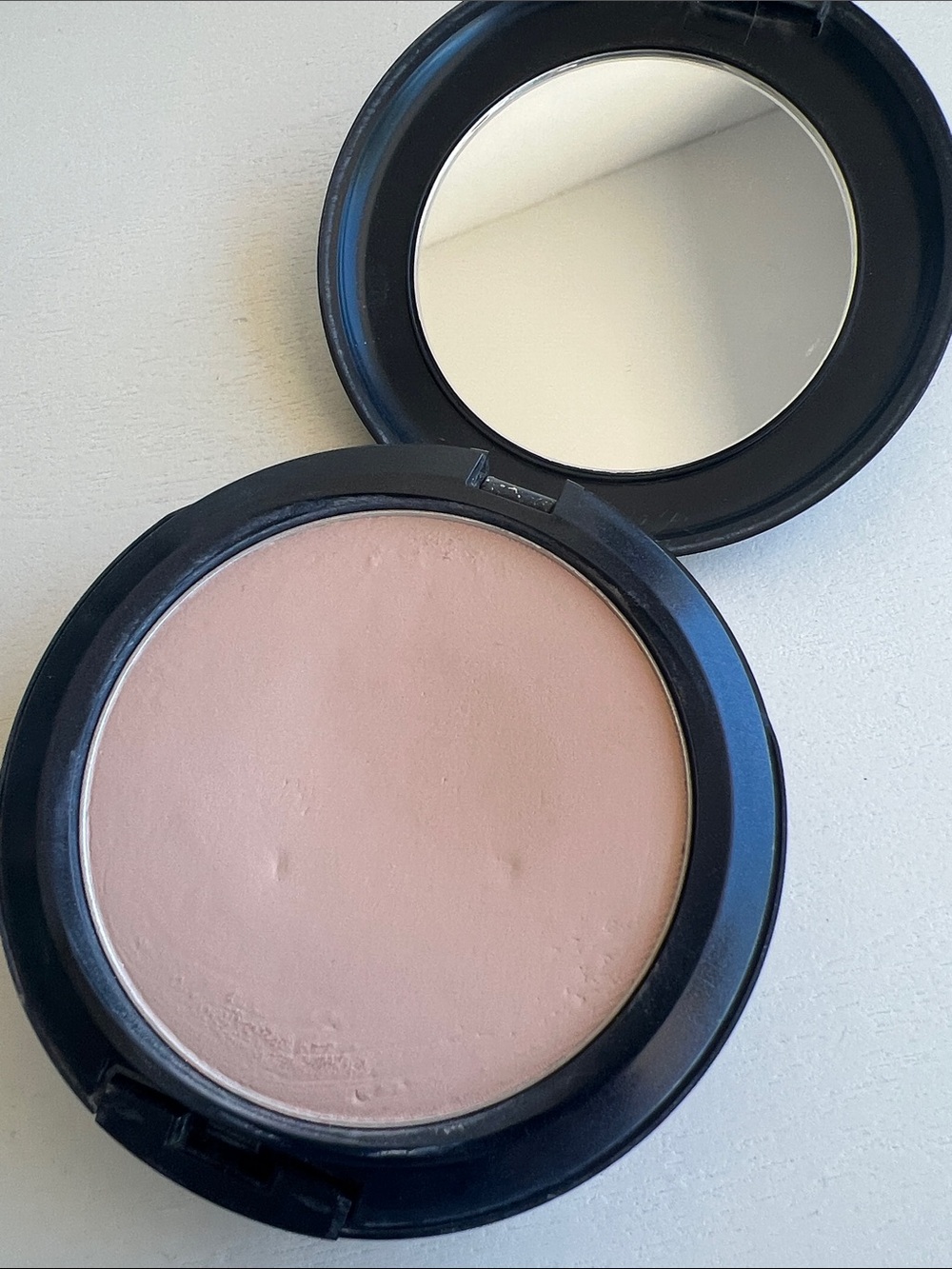 MAC Studio Fix NW25